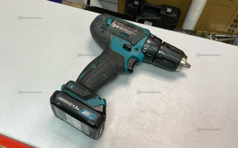Аккумуляторная дрель-шуруповерт Makita DF333DWAE