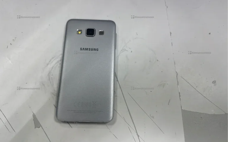 Samsung Galaxy A3 (2017) 2/16 ГБ