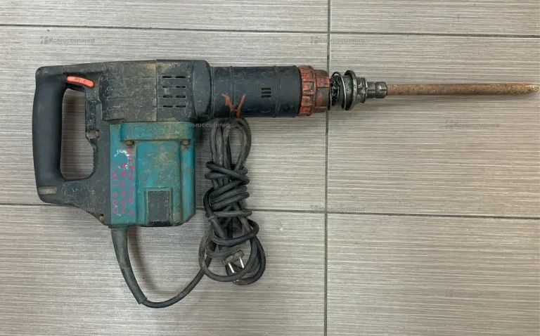 Отбойный молоток makita HR5001C
