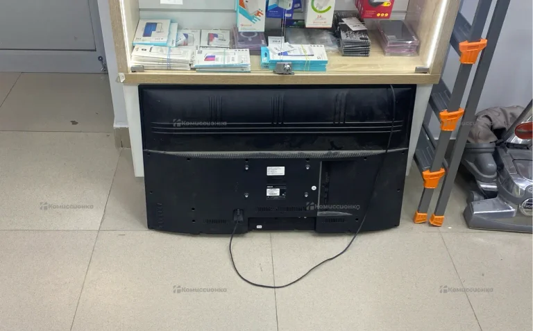 Телевизор Dexp U43F8000E