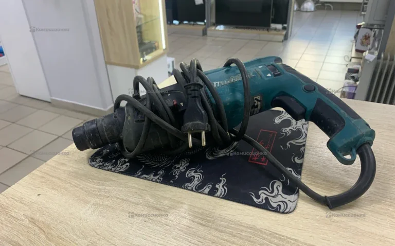 перфоратор Makita HR 2470F