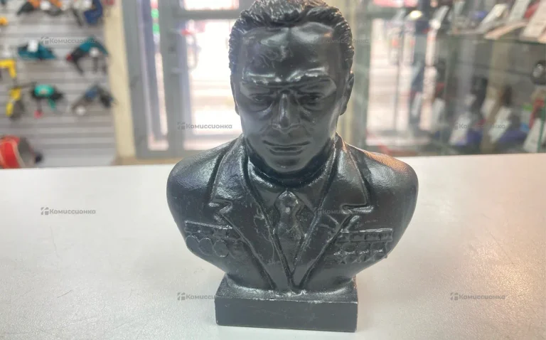Фигурка Брежнев