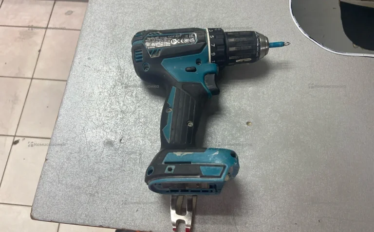 Шуруповерев Makita DDF485