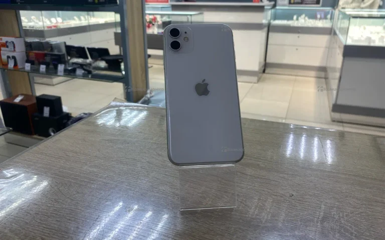 Apple iPhone 11 4/64 ГБ