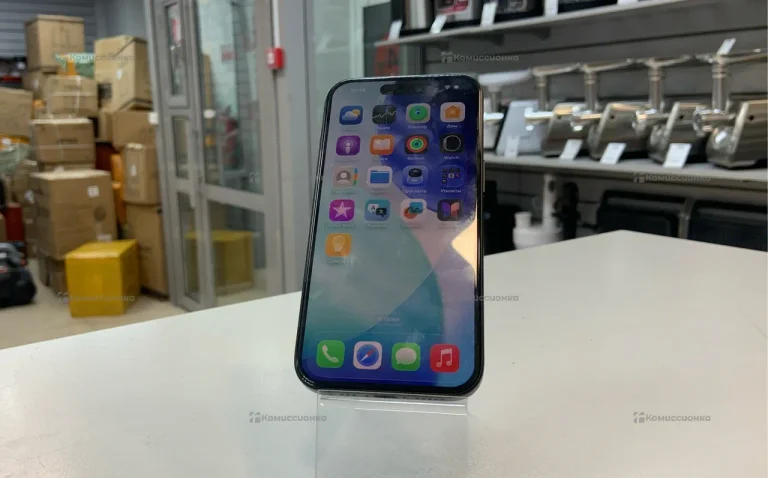 Apple iPhone 15 6/128 ГБ