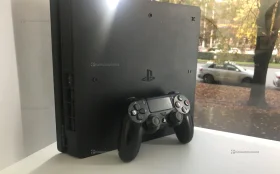 Приставка ps 4 . slim 1tb