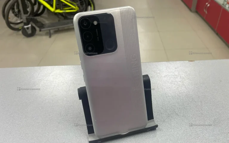 Tecno Spark 8C 4/64 ГБ