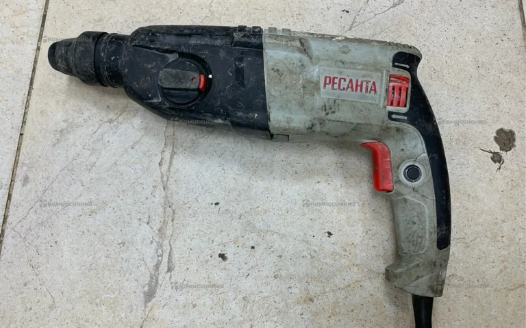Перфоратор Ресанта П-28-800К