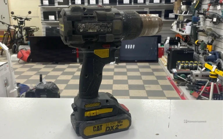 Дрель-шуруповерт DX12