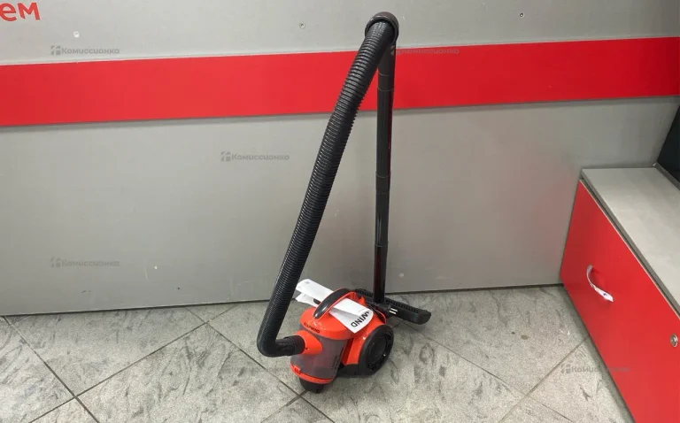 Пылесос StarWind 1400w