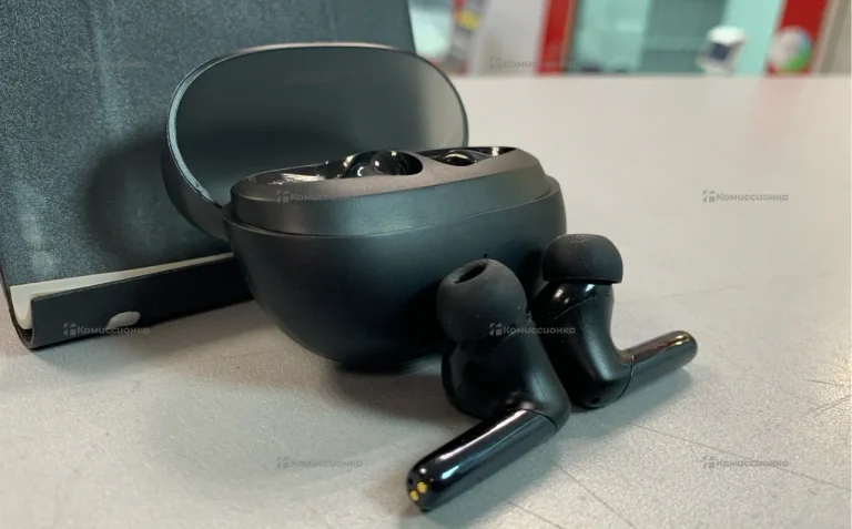 Наушники  tecno buds 4