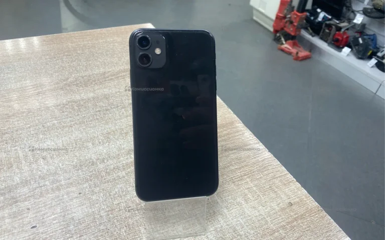 Apple iPhone 11 4/128 ГБ