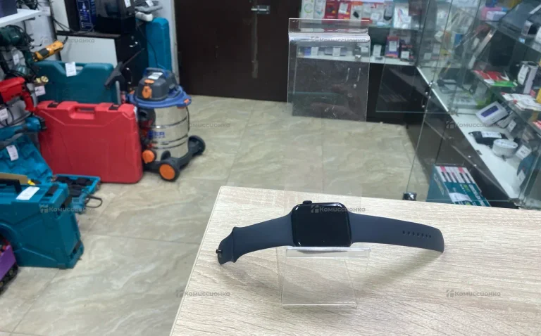 Часы  Apple Watch se gen 2