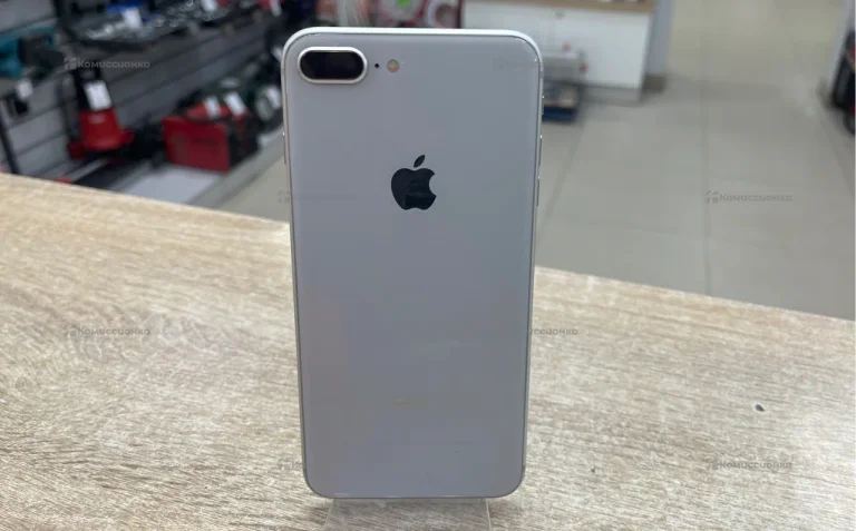 Apple iPhone 8 Plus 3/64 ГБ