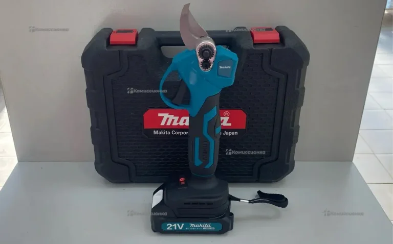Секатор Makita