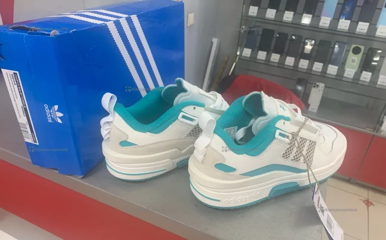 Кроссовки Adidas