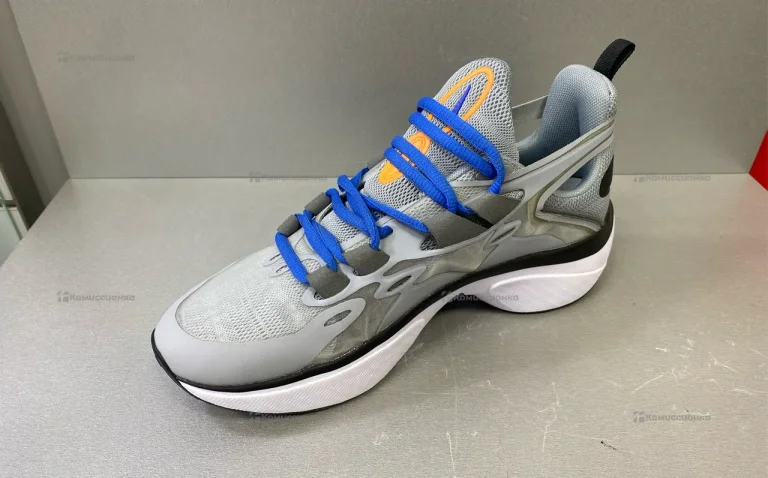 Кроссовки Nike 43p Signal