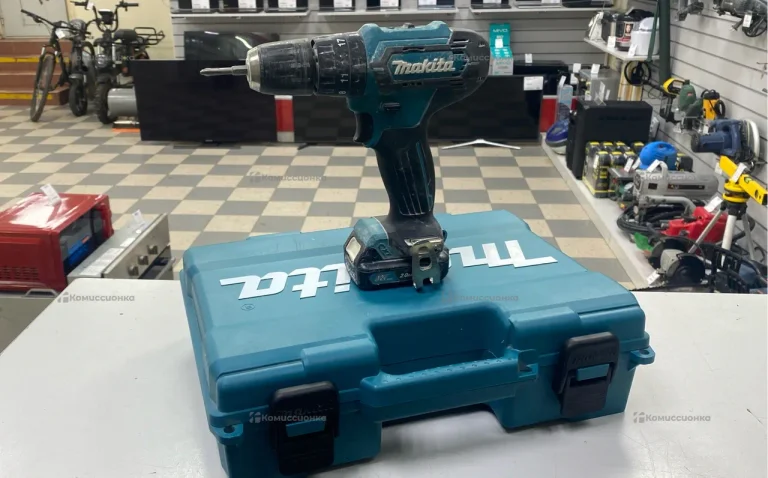 шуруповерт Makita HP333D.