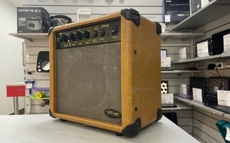 Комбоусилитель Stagg 10AA
