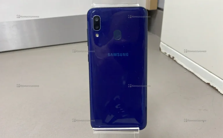 Samsung Galaxy A20 3/32 ГБ.