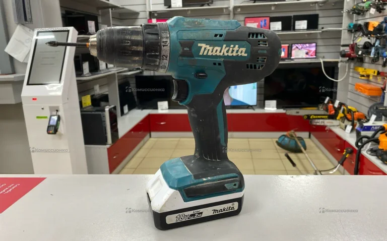 дрель шуруповерт Makita df488d