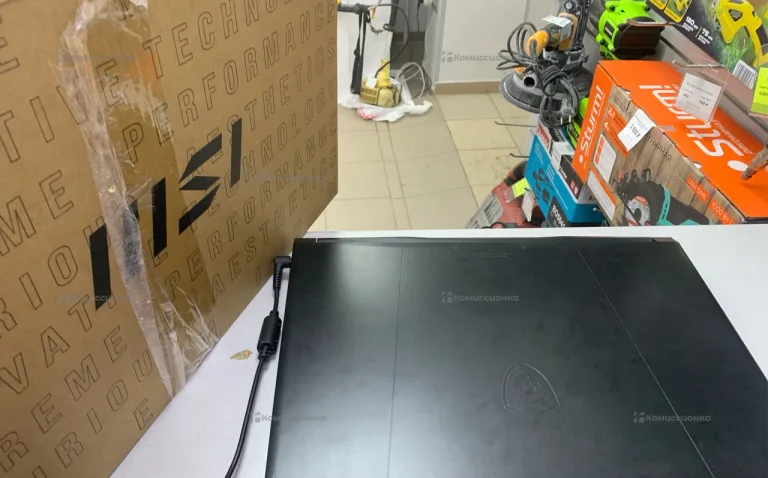 Ноутбук MSI Katana 17 B12U