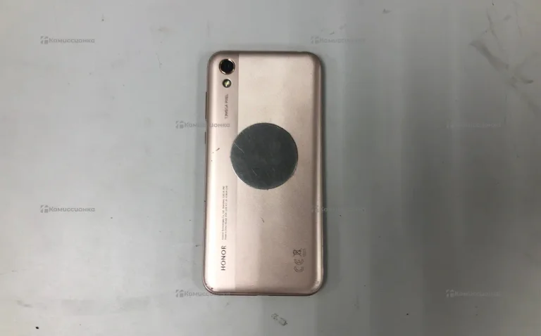 Honor 8S 2/32 ГБ.