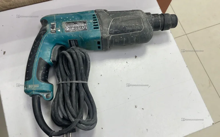 Перфоратор Makita Hr2470