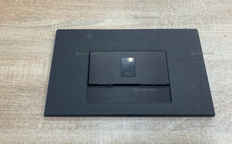 Монитор LAPTOMO P4