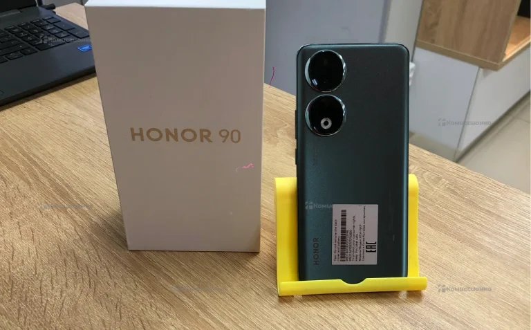 Honor 90 8/256GB.