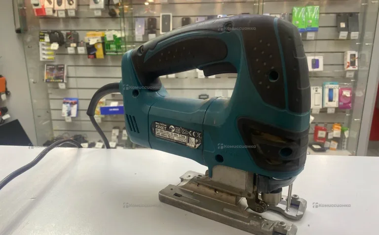 лобзик Makita 4350 ct