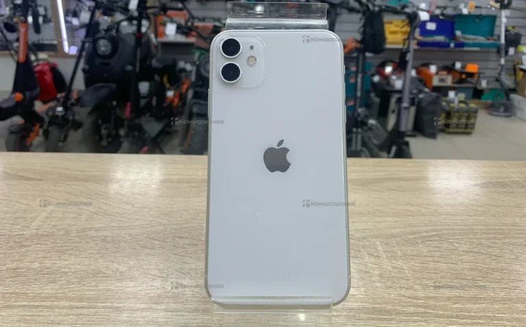 Apple iPhone 11 4/128 ГБ