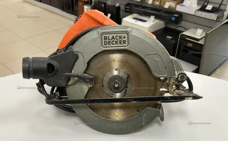 Black Decker циркулярная Пила CS1004