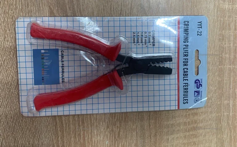 Crimping plier for cable ferrules