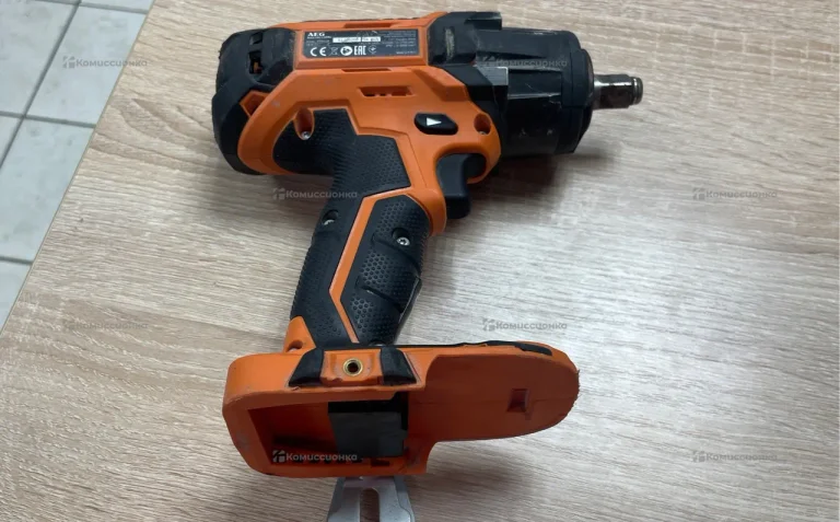 Аккумуляторный гайковерт AEG BSS18C12ZC