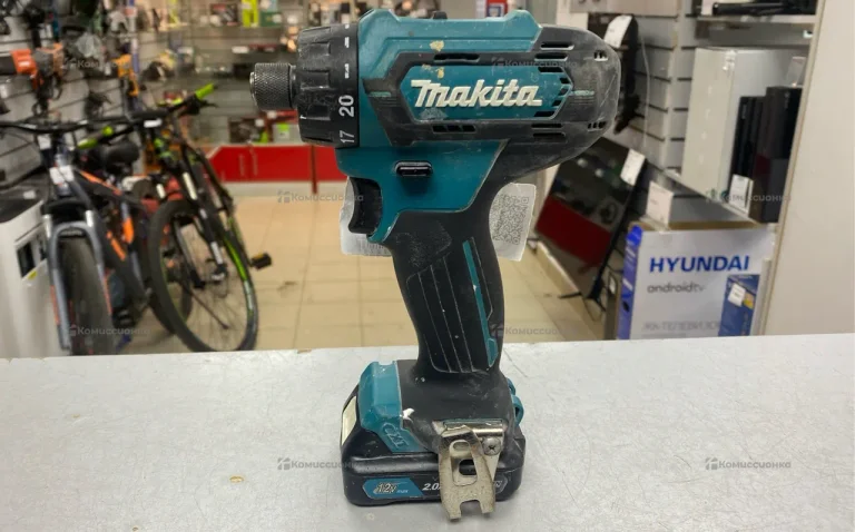 Аккумуляторный шуруповерт Makita DF033D