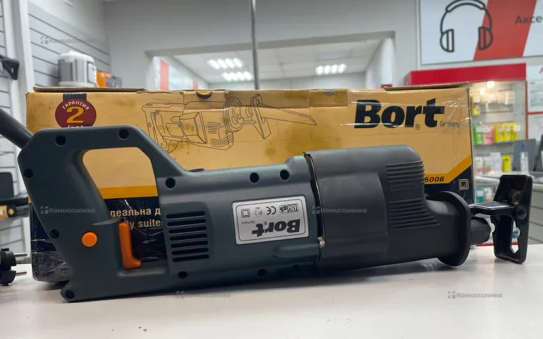 сабельная пила Bort BRS-750