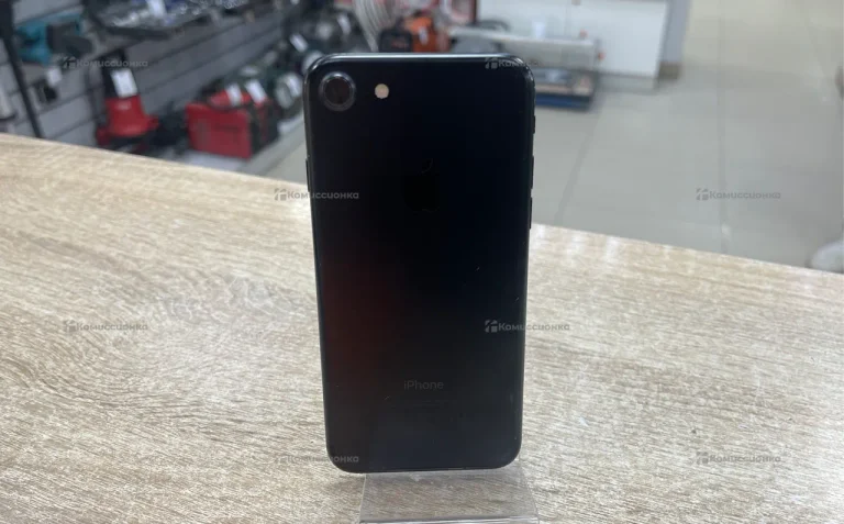 Apple iPhone 7 2/32 ГБ