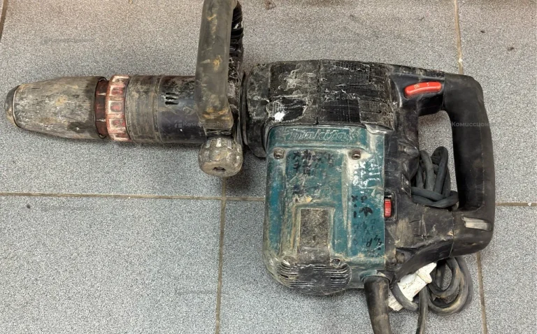 Отбойный молоток makita HM1202C