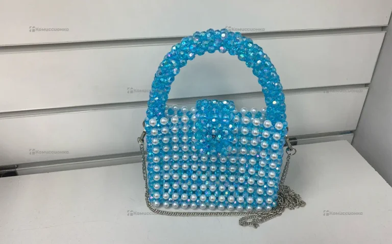 Сумка женская из бусин голубой жемчуг