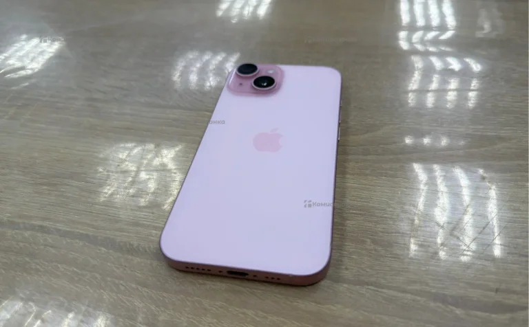 Apple iPhone 15 6/128 ГБ
