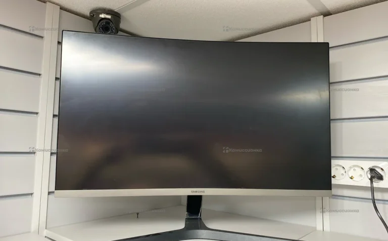Монитор Samsung C27R500FHI