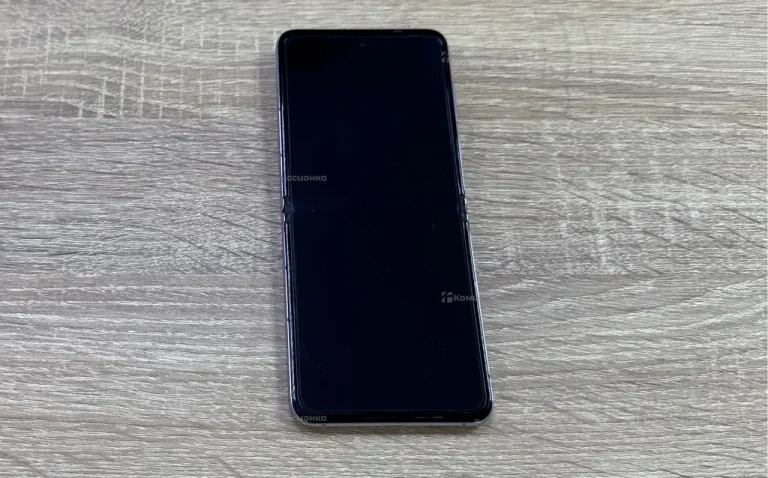 Tecno Phantom V Flip 8/256 ГБ