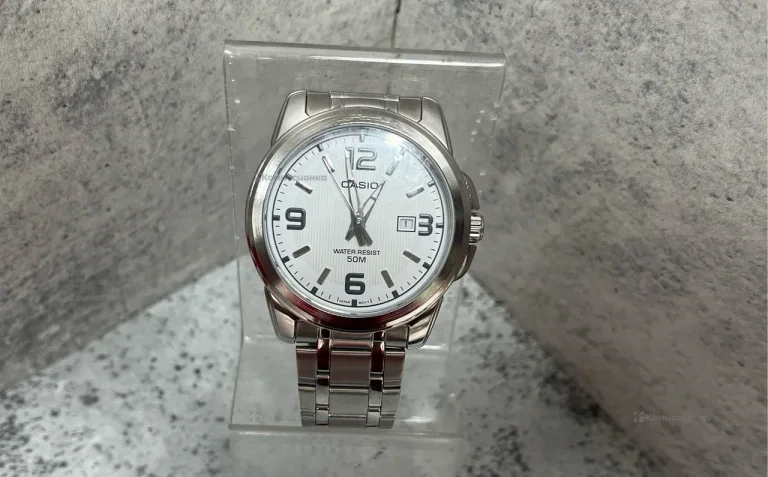 Часы Casio