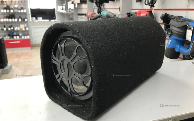 Сабвуфер  активный