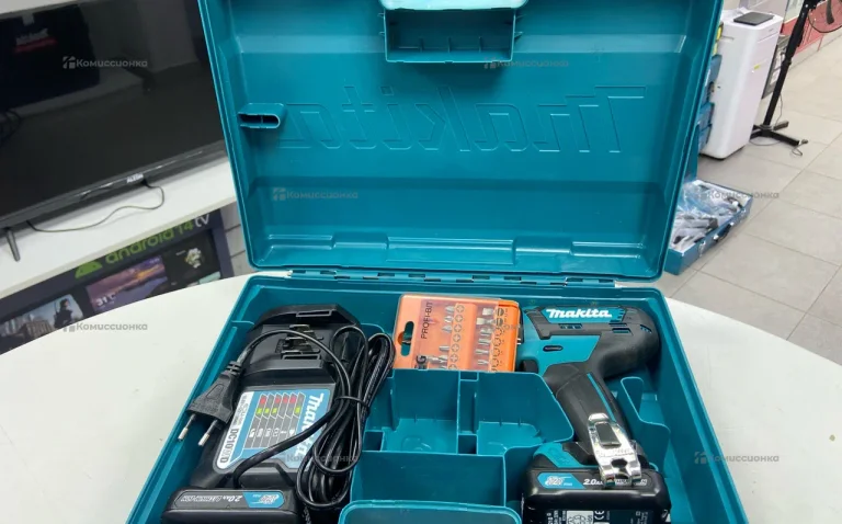 Дрель-Шуруповерт Makita DF333D