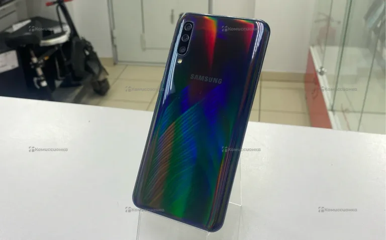Samsung Galaxy A30 4/64 ГБ