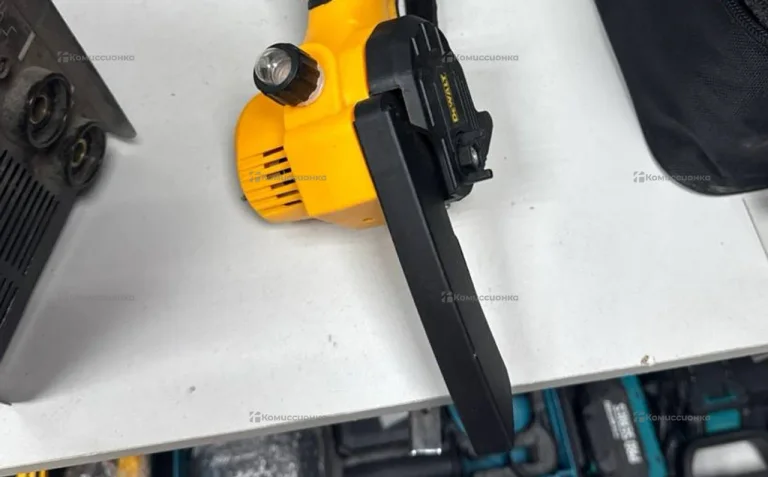 Сучкорез аккумуляторный DeWalt реплика