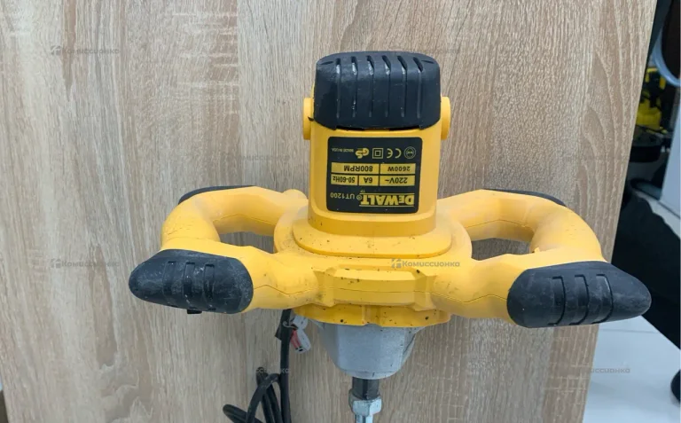 миксер DeWalt UT1200