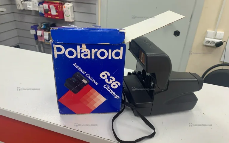 Фотоаппарат Polaroid 636 instant camera